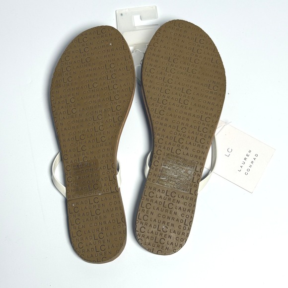 LC Lauren Conrad Honeywhite Womens Sandals White Cognac Flip Flops Size 8 NEW - Picture 2 of 6